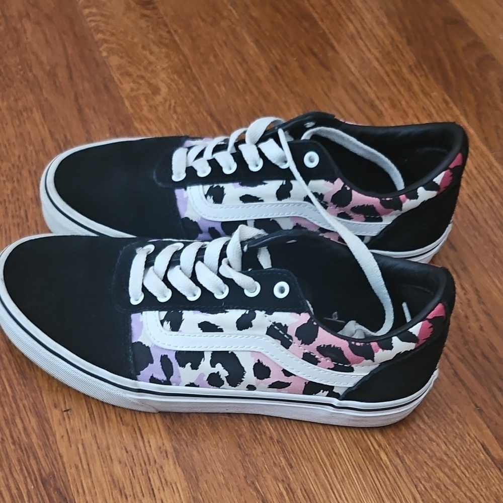 Vans Women's Black and Pink Leopard Sneakers